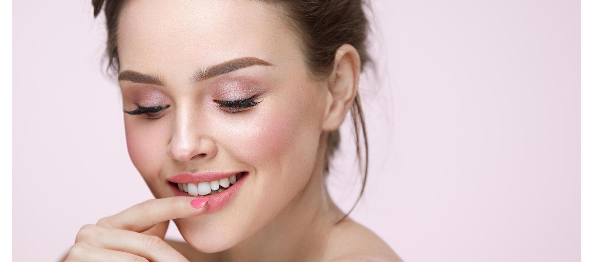 Yakin Sudah Benar Menerapkan Urutan Memakai Makeup? Cek di Sini, Ya!