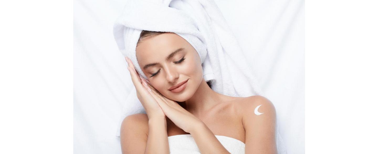 Cara Membersihkan Wajah yang Benar Sebelum Tidur