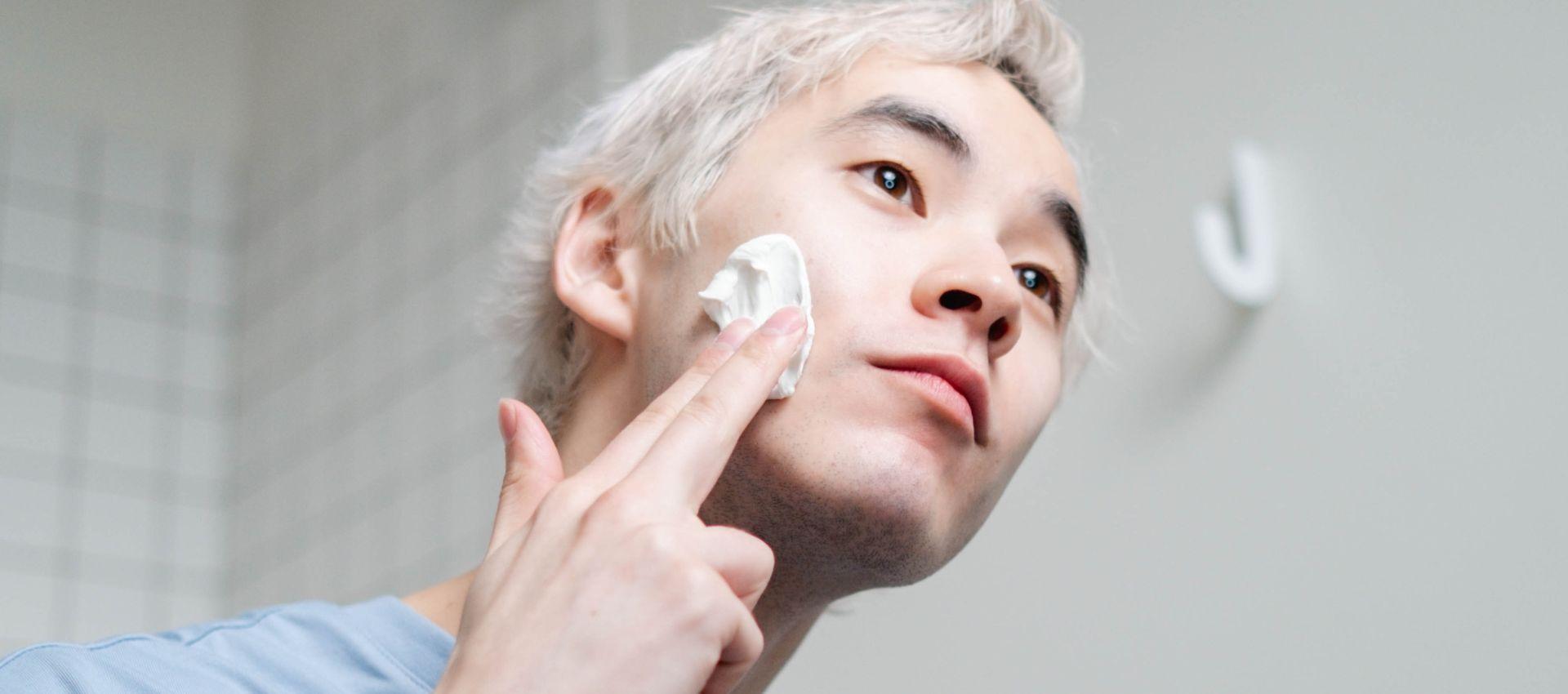 Cara Merawat Wajah untuk Pria dengan Skincare dan Body Care Pilihan