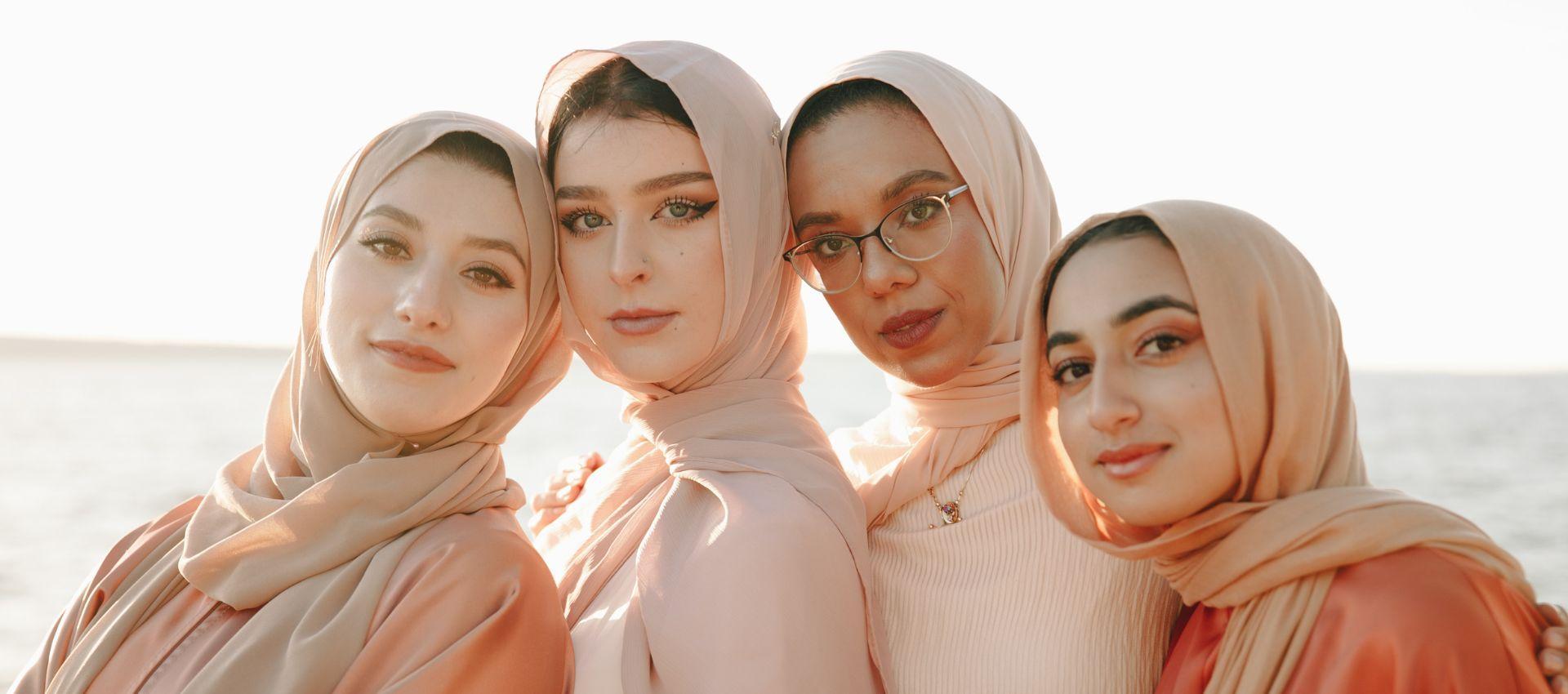 Outfit dan Makeup yang Cocok untuk Acara Halal Bihalal