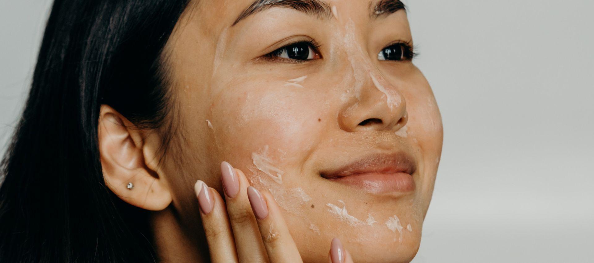 Manfaat Hyaluronic Acid dari Sumber Alami untuk Melembabkan Kulit