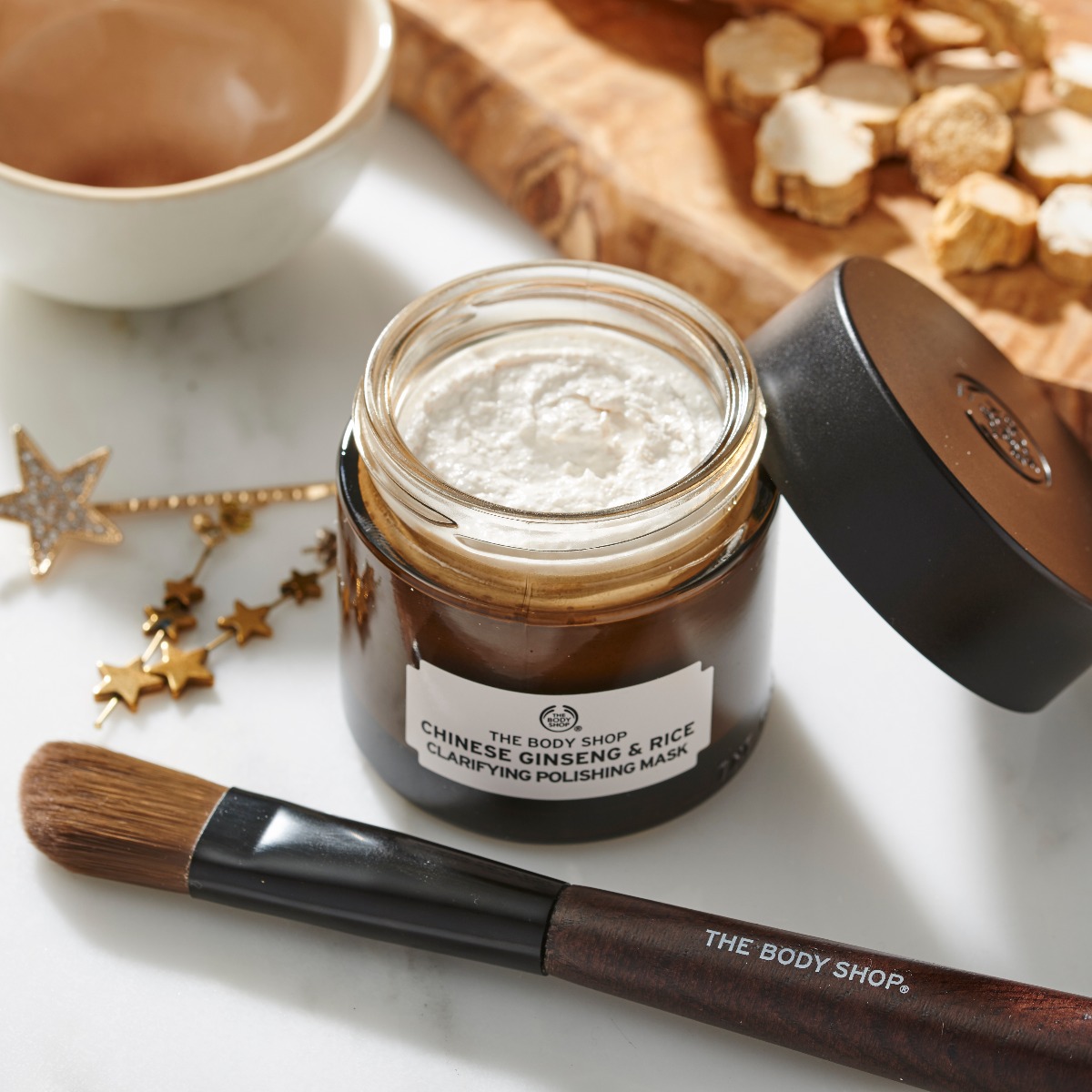 Cara Mencerahkan Kulit Wajah dengan Produk The Body Shop