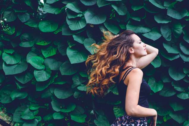 Punya Rambut Keriting dan Susah Diatur? Anda Wajib Tahu Tips Berikut Ini!